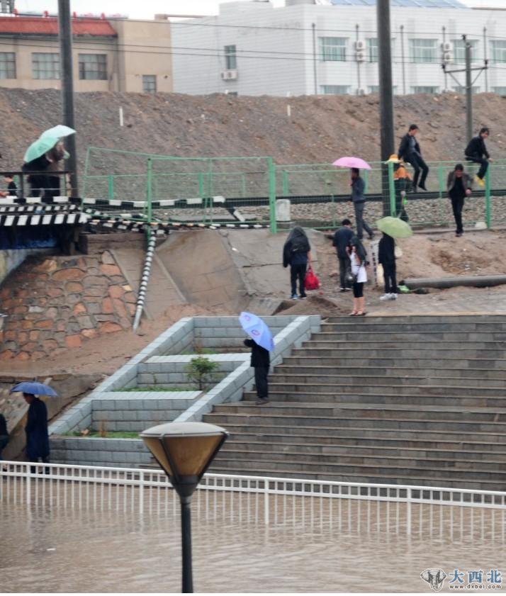 甘肃玉门出现强降水 多地受灾