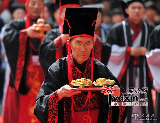 乌鲁木齐文庙举行祭祖大典 重现古人祭祀先祖场景（图）