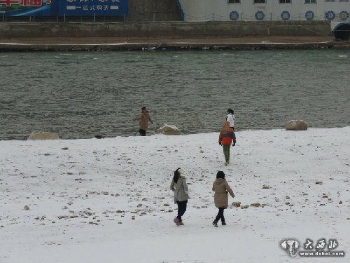 我省发布道路结冰黄色预警，明天依然有雪