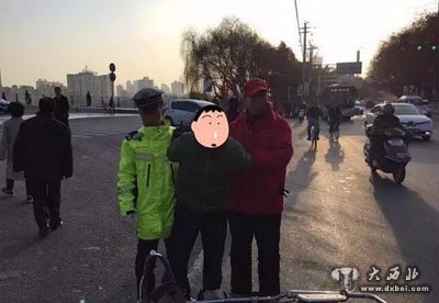 逆行肇事企图逃逸执勤交警当场抓获