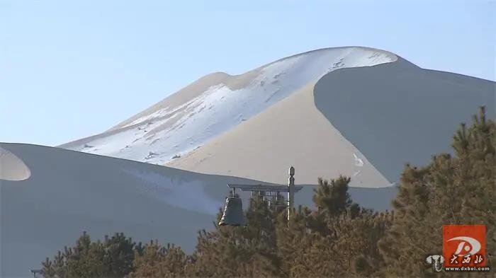 鸣沙山月牙泉迎来今冬